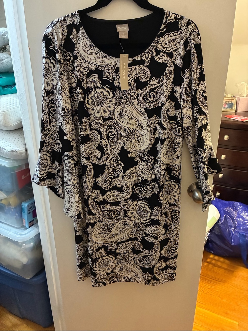 Chico's Black and White Paisley Drama Sleeve Shift Dress NWT